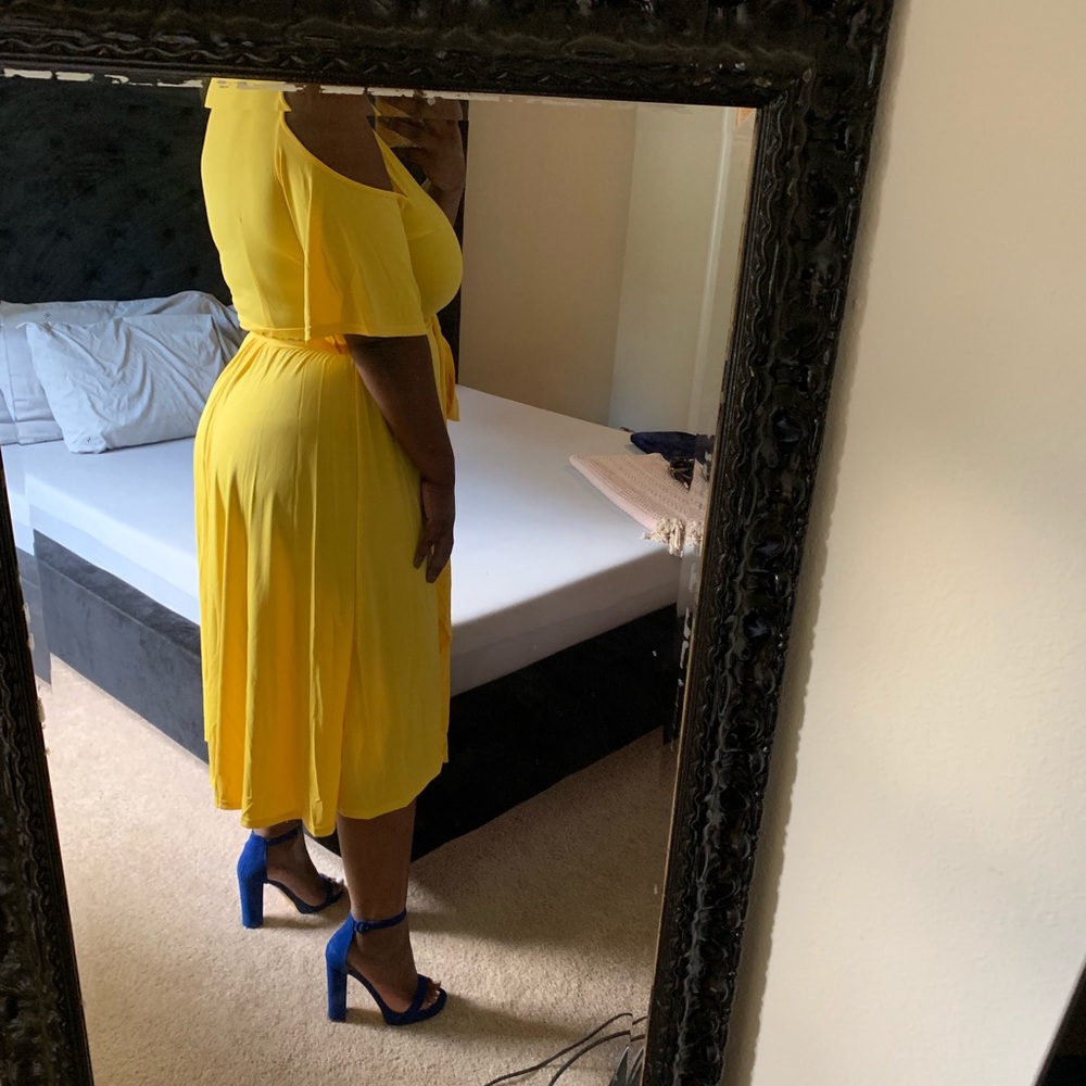 Yellow dress - Picture 5 of 5